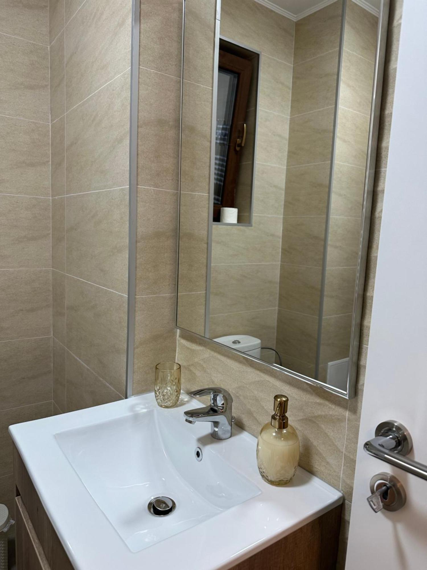Apartament Simoni Ploieşti Esterno foto