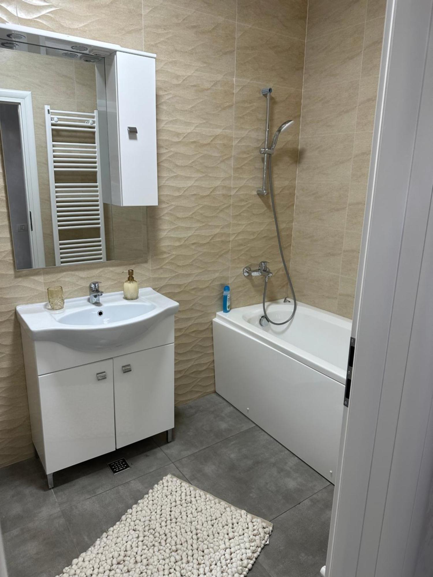 Apartament Simoni Ploieşti Esterno foto
